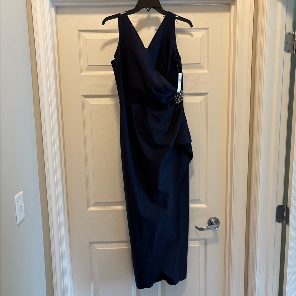 Alex Evenings Comprehession Embellished Ruched Sheath Dress - Picture 4 of 9